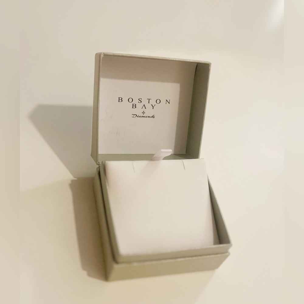 🌸Jewelry Organizer Box - White Boston Bay Diamonds Brandname Gift Storage Box